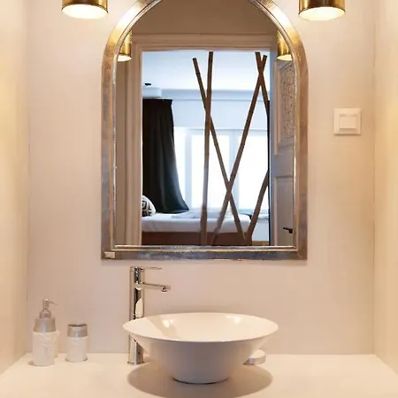 Appartement Hard Loft Διακοσμημένο Σε Λευκό Φόντο. à Athènes Extérieur photo