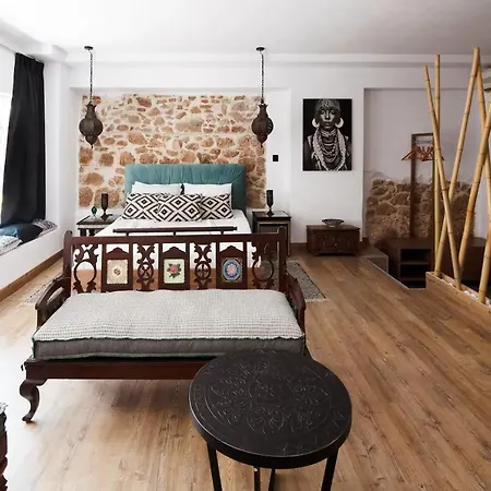 Appartement Hard Loft Διακοσμημένο Σε Λευκό Φόντο. à Athènes Extérieur photo