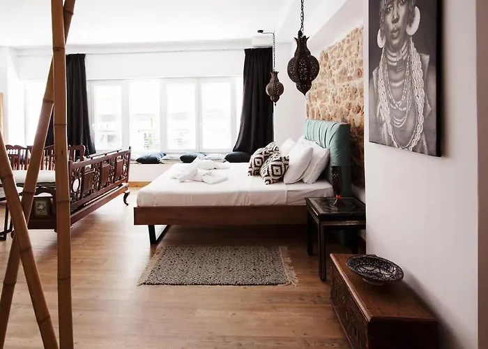 Hard Loft Διακοσμημένο Σε Λευκό Φόντο.