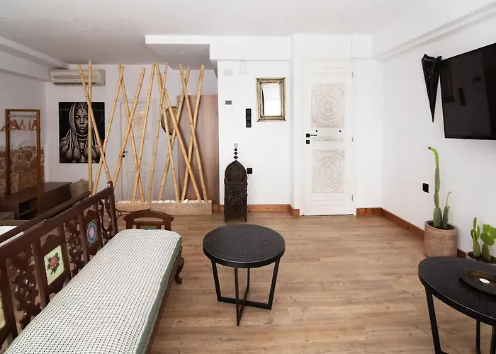 Hard Loft Διακοσμημένο Σε Λευκό Φόντο.