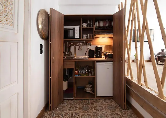 Hard Loft Διακοσμημένο Σε Λευκό Φόντο.