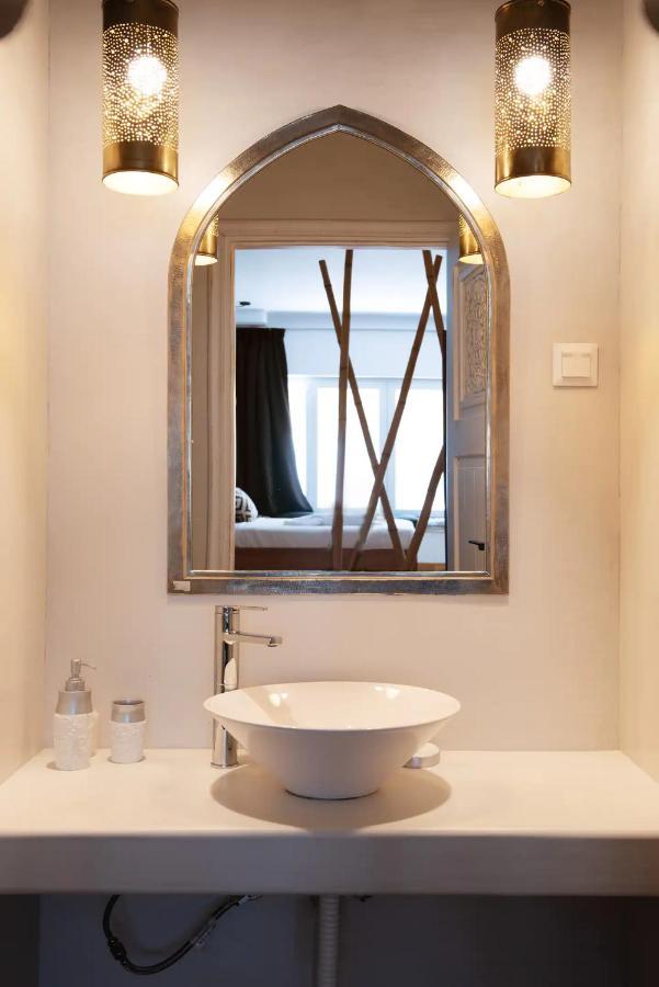 Hard Loft διακοσμημένο σε λευκό φόντο. *