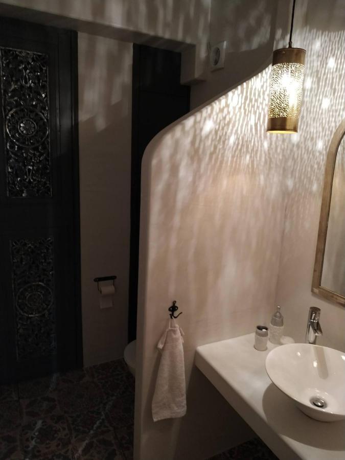 Hard Loft διακοσμημένο σε λευκό φόντο. Apartment
