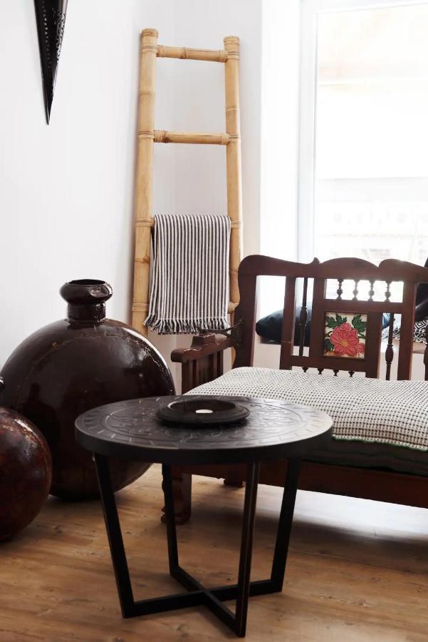 Hard Loft διακοσμημένο σε λευκό φόντο. *