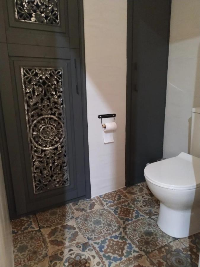 Hard Loft διακοσμημένο σε λευκό φόντο. *