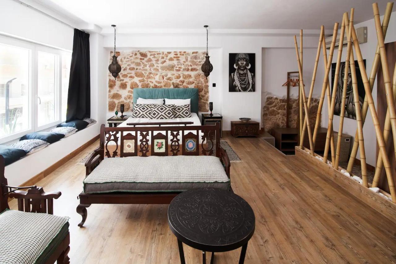 Hard Loft διακοσμημένο σε λευκό φόντο. Appartement